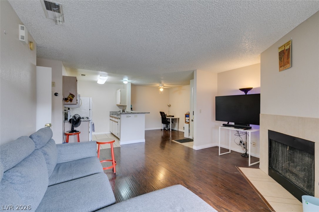 2200 South Fort Apache Road 1057