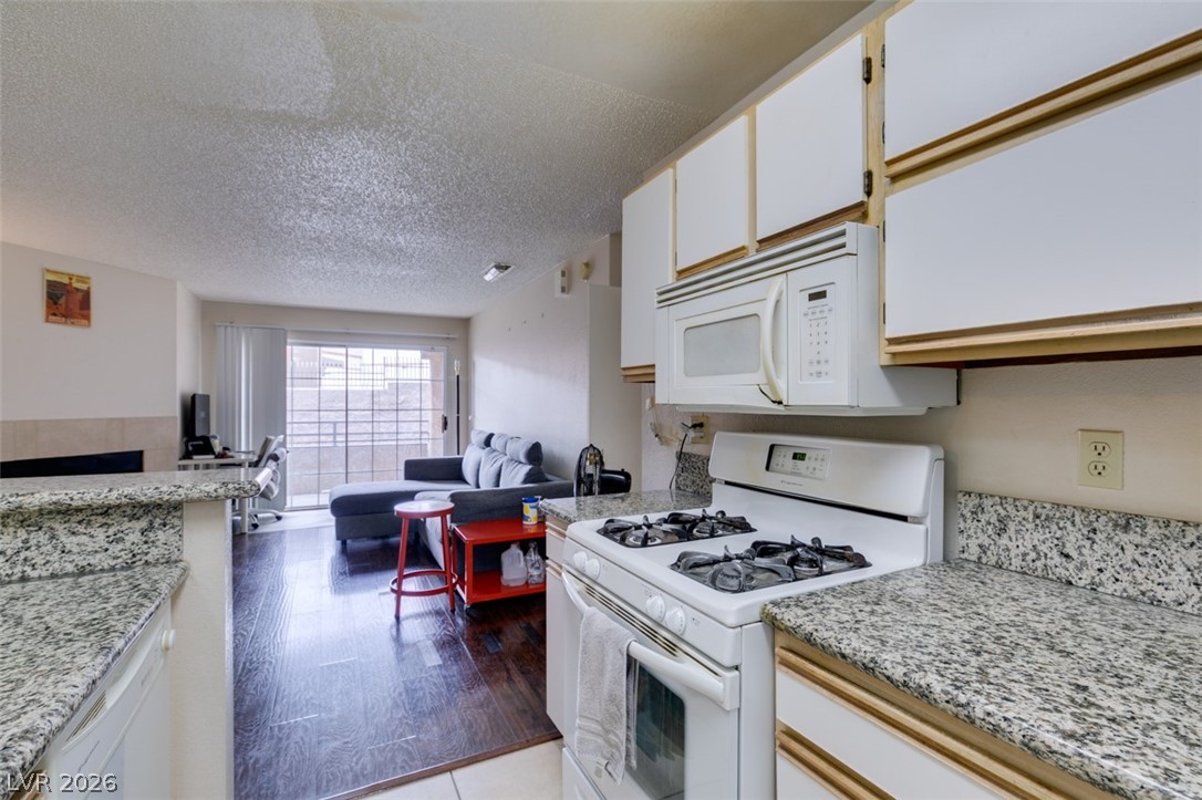 2200 South Fort Apache Road 1057