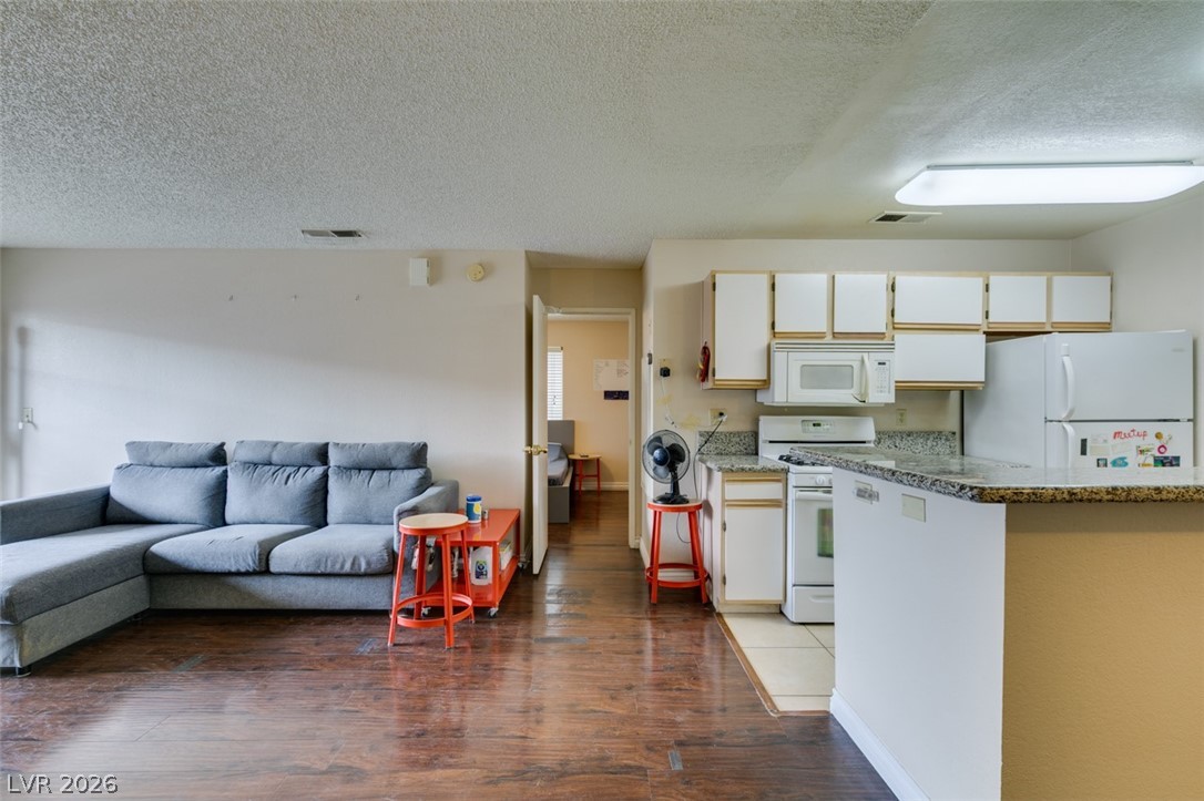 2200 South Fort Apache Road 1057