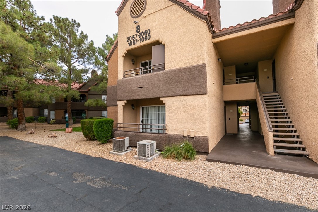 2200 South Fort Apache Road 1057