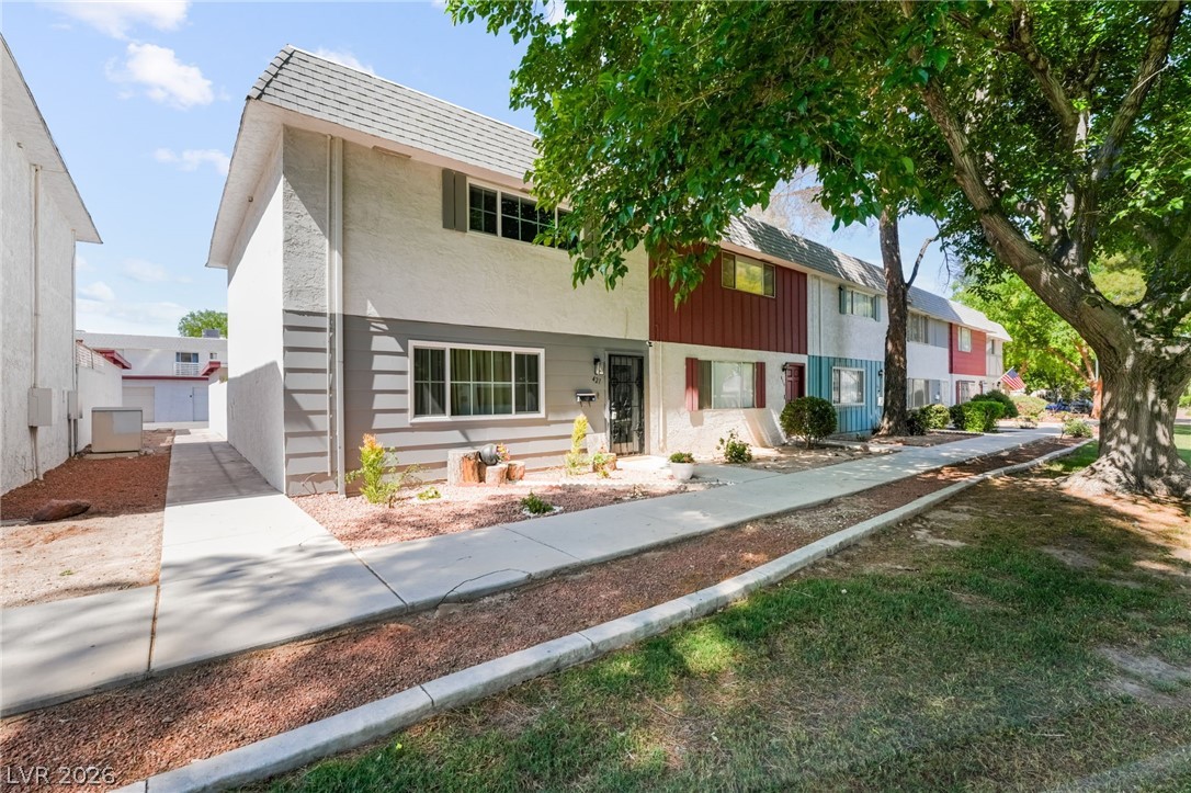 421 Greenbriar Townhouse Way