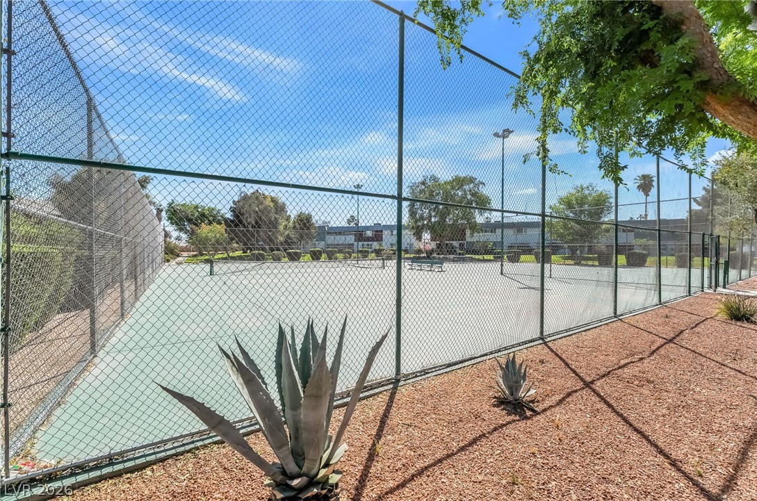 421 Greenbriar Townhouse Way