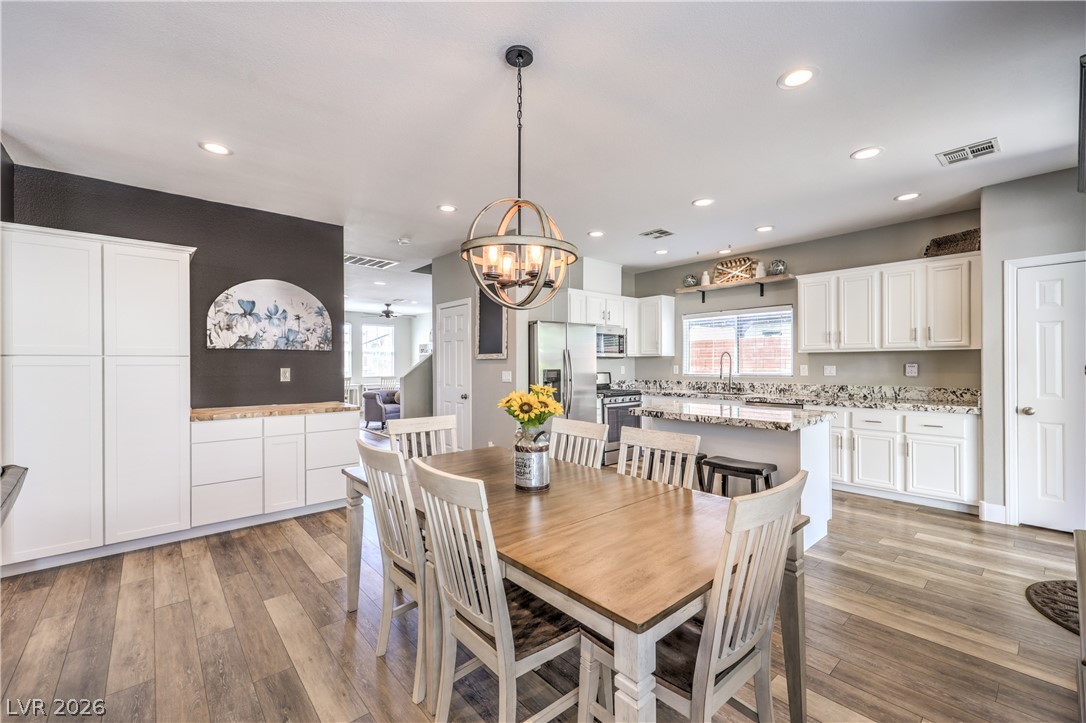 5016 Lone Wolf Avenue