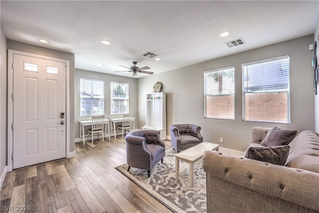 5016 Lone Wolf Avenue