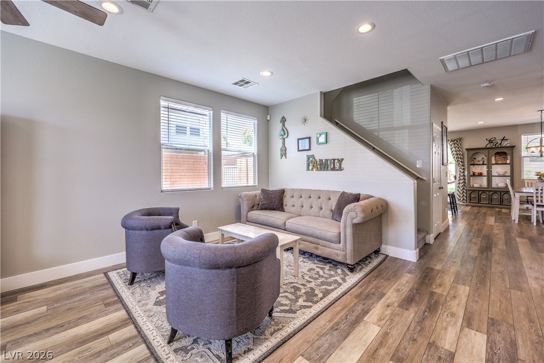 5016 Lone Wolf Avenue