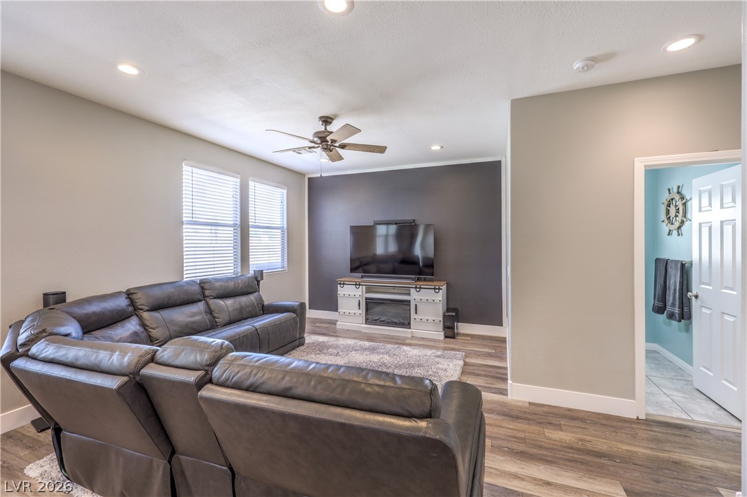 5016 Lone Wolf Avenue