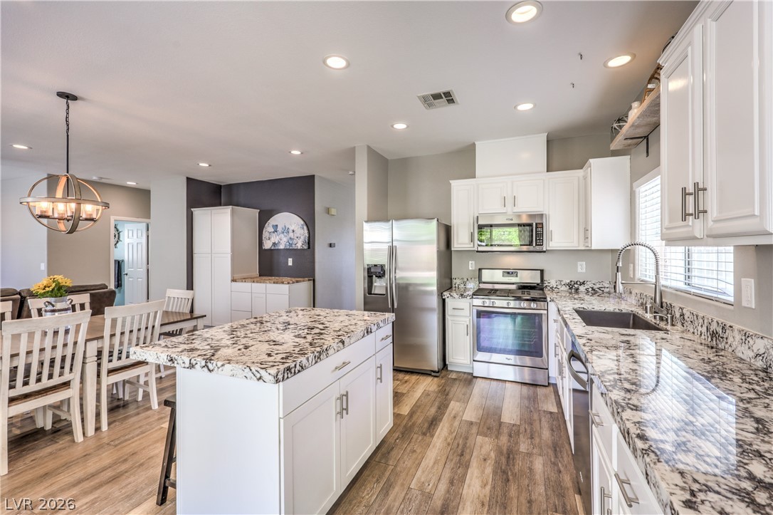 5016 Lone Wolf Avenue