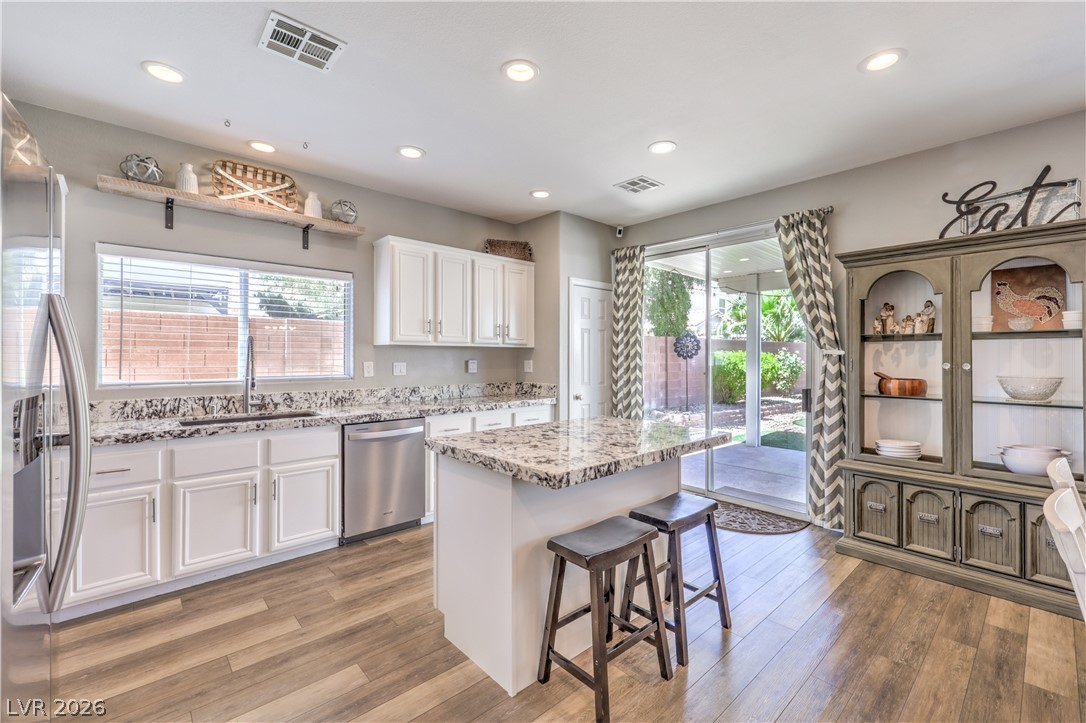 5016 Lone Wolf Avenue