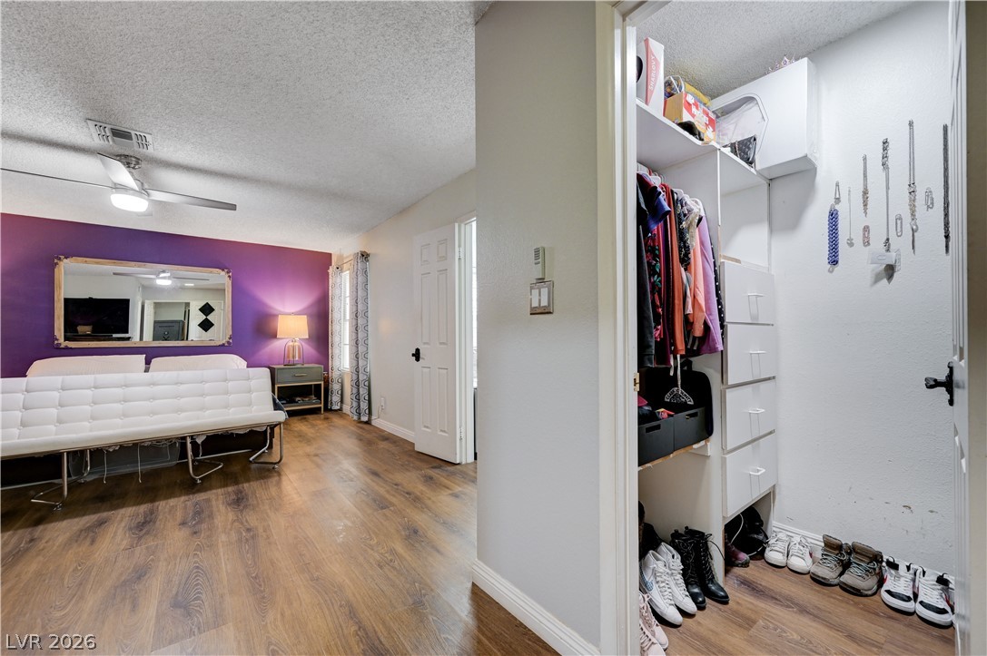 3928 Edgemoor Way