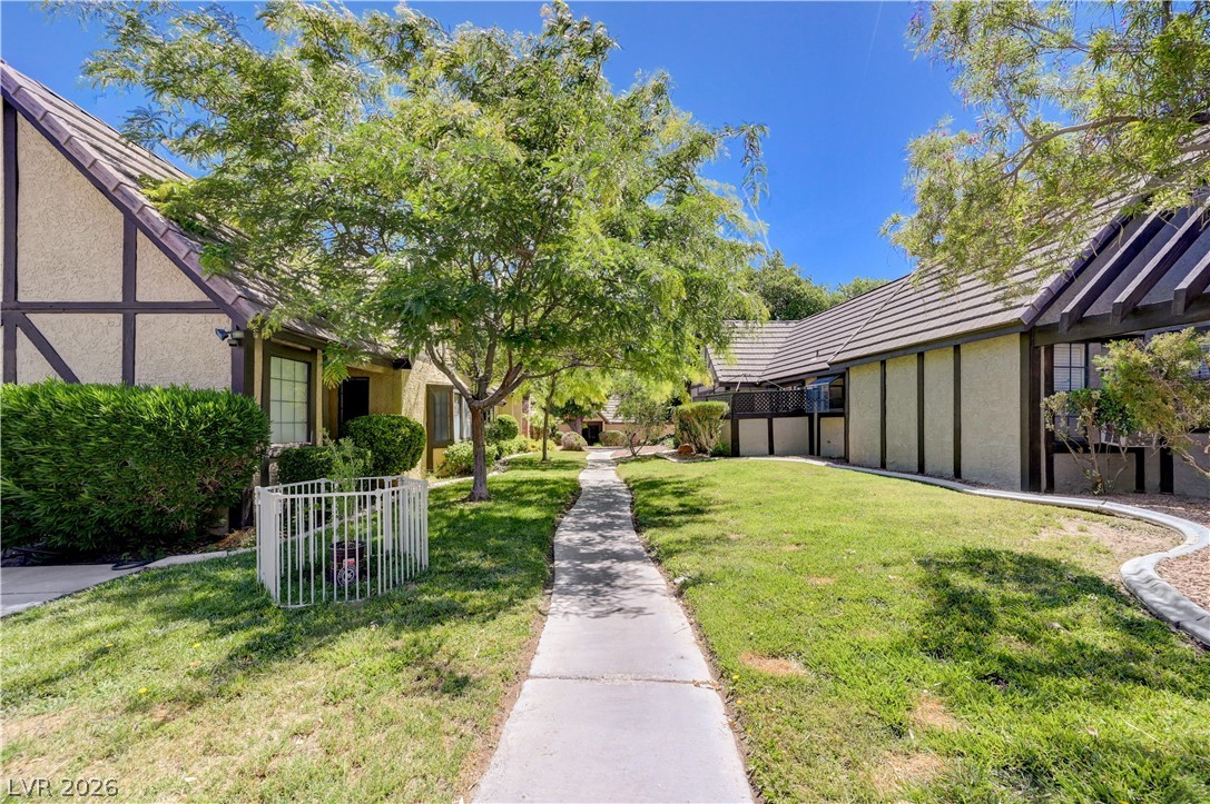 3928 Edgemoor Way