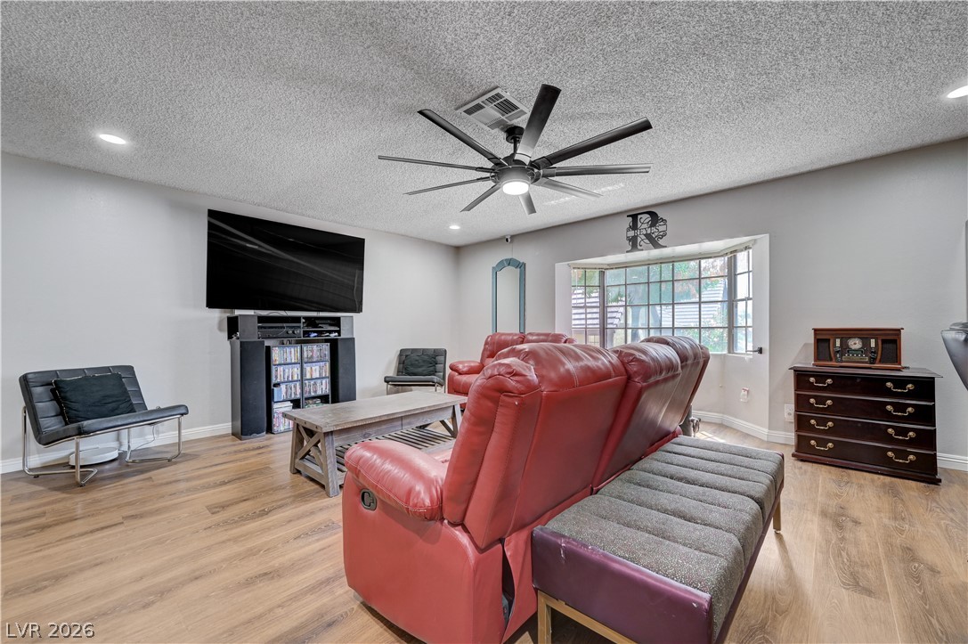 3928 Edgemoor Way