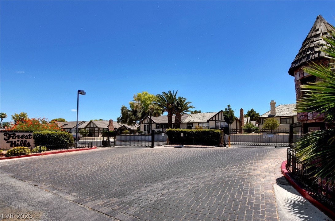 3928 Edgemoor Way