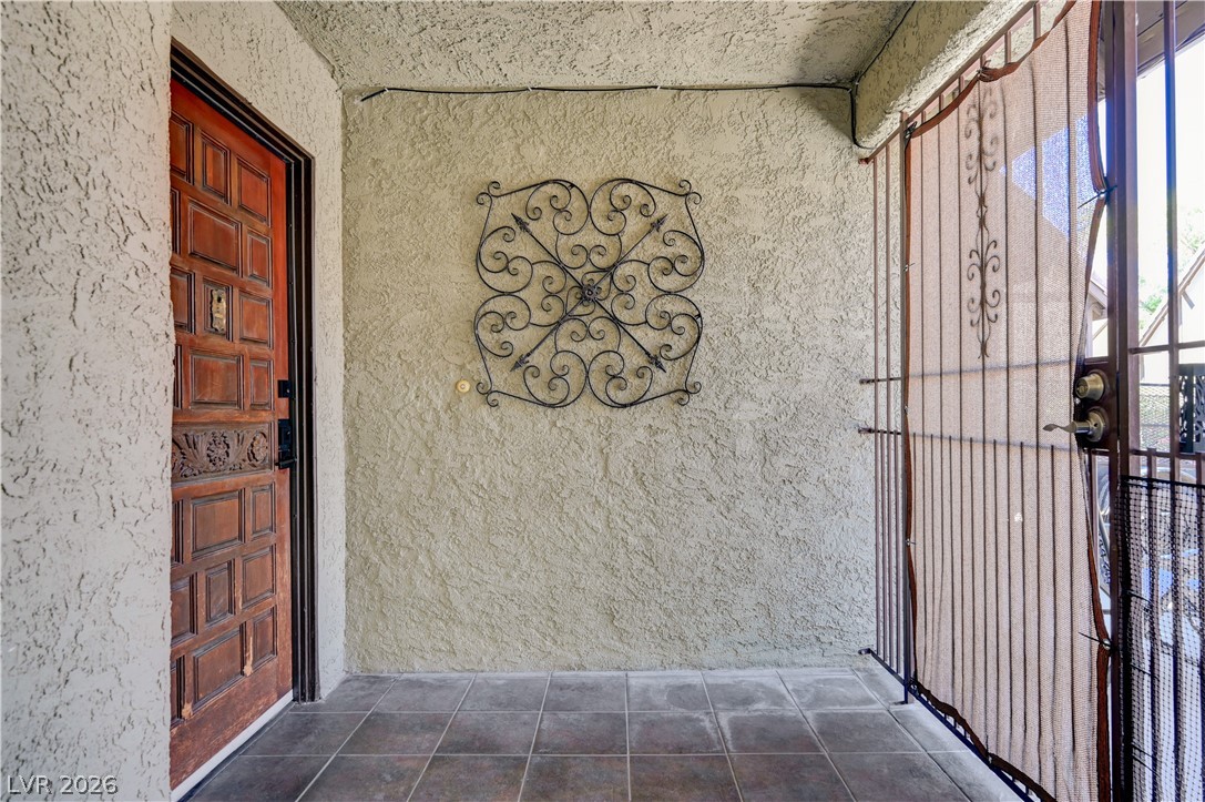 3928 Edgemoor Way