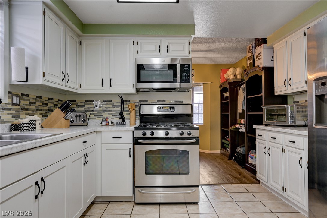 3928 Edgemoor Way