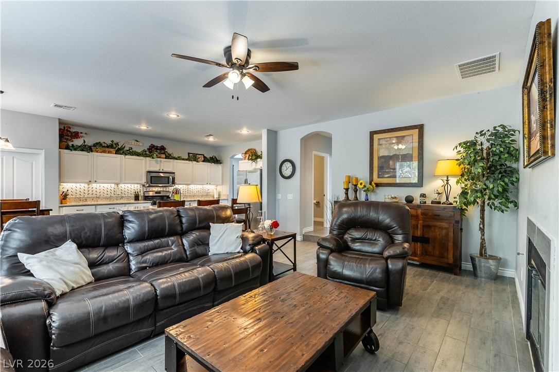 2840 Thicket Willow Street