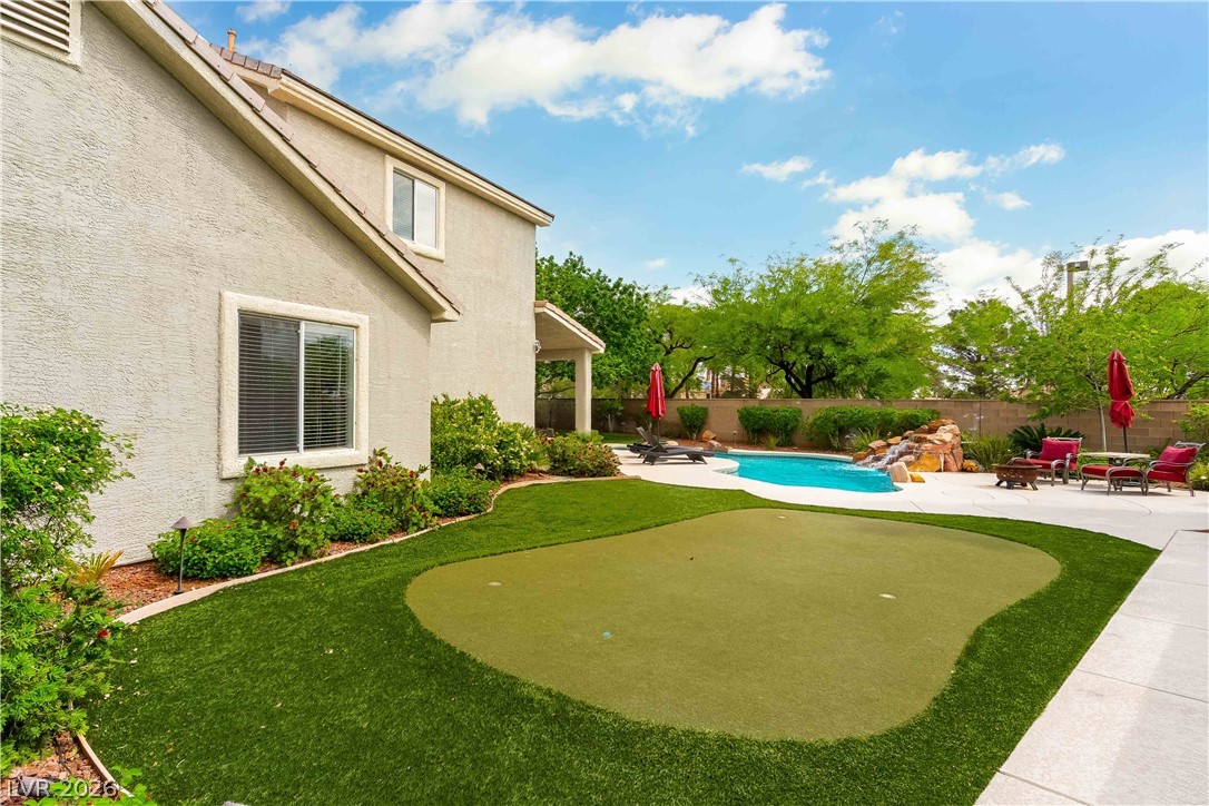 2840 Thicket Willow Street