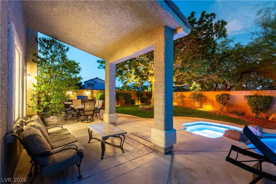 2840 Thicket Willow Street