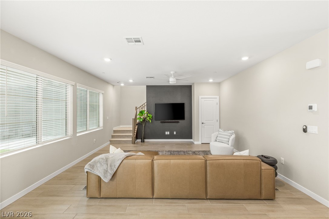 10449 Smokey Mariposa Avenue