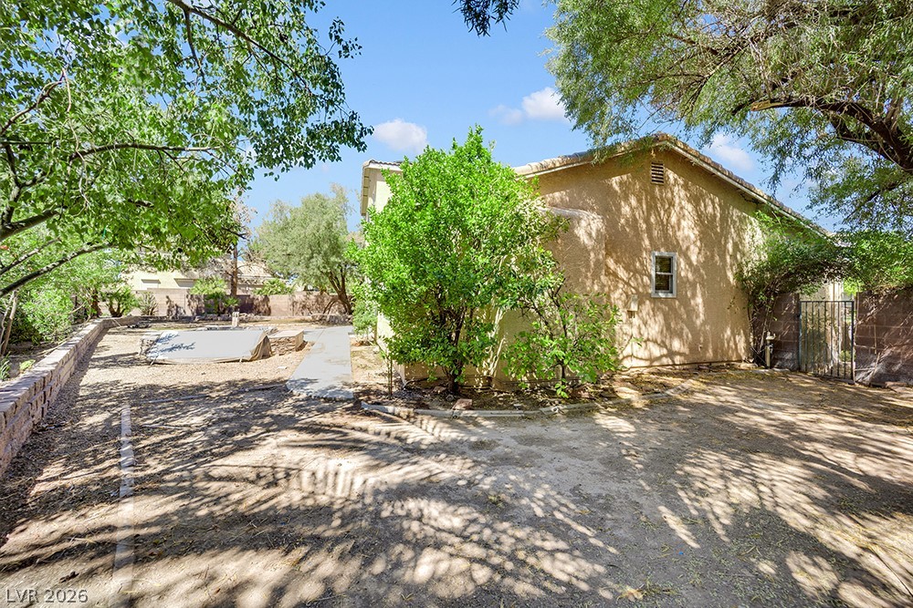 2537 Carmona Circle