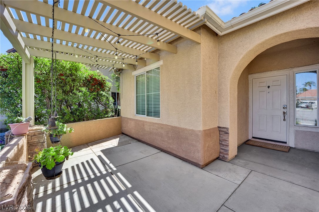 2537 Carmona Circle