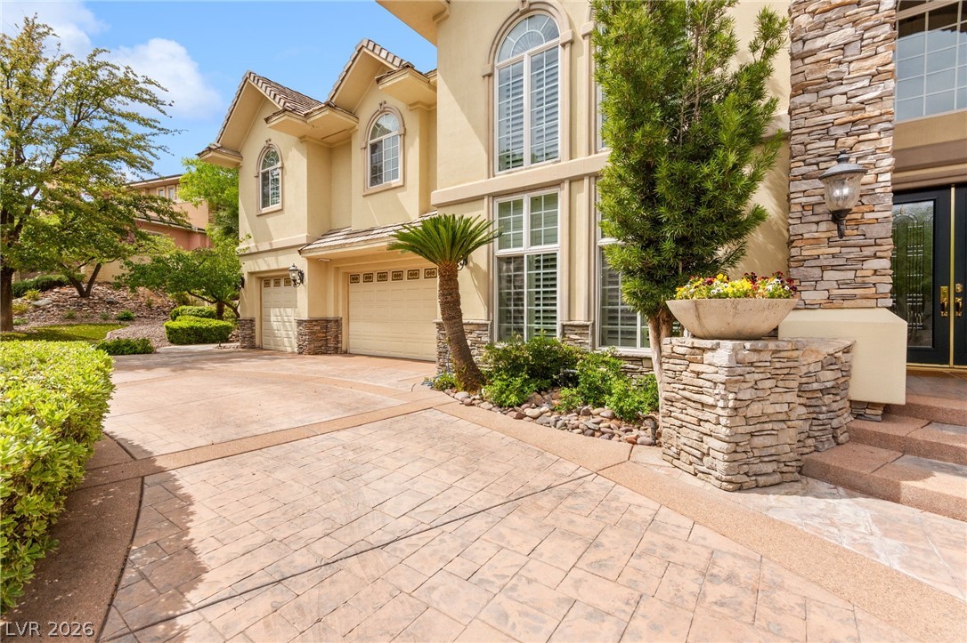 9204 White Tail Drive