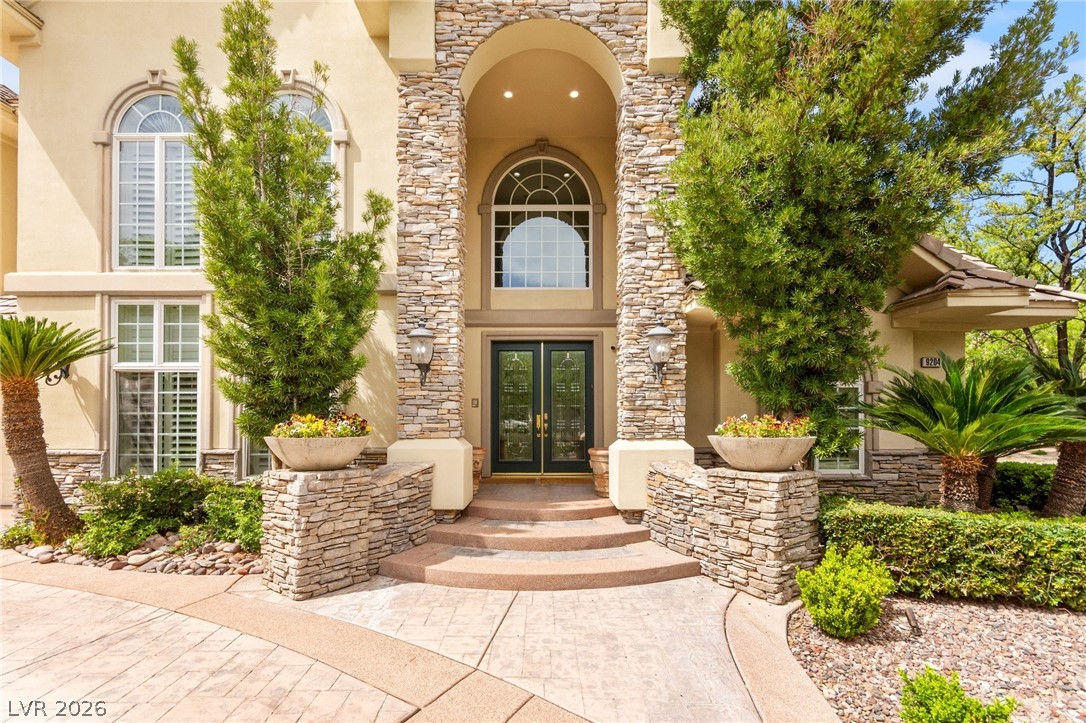 9204 White Tail Drive