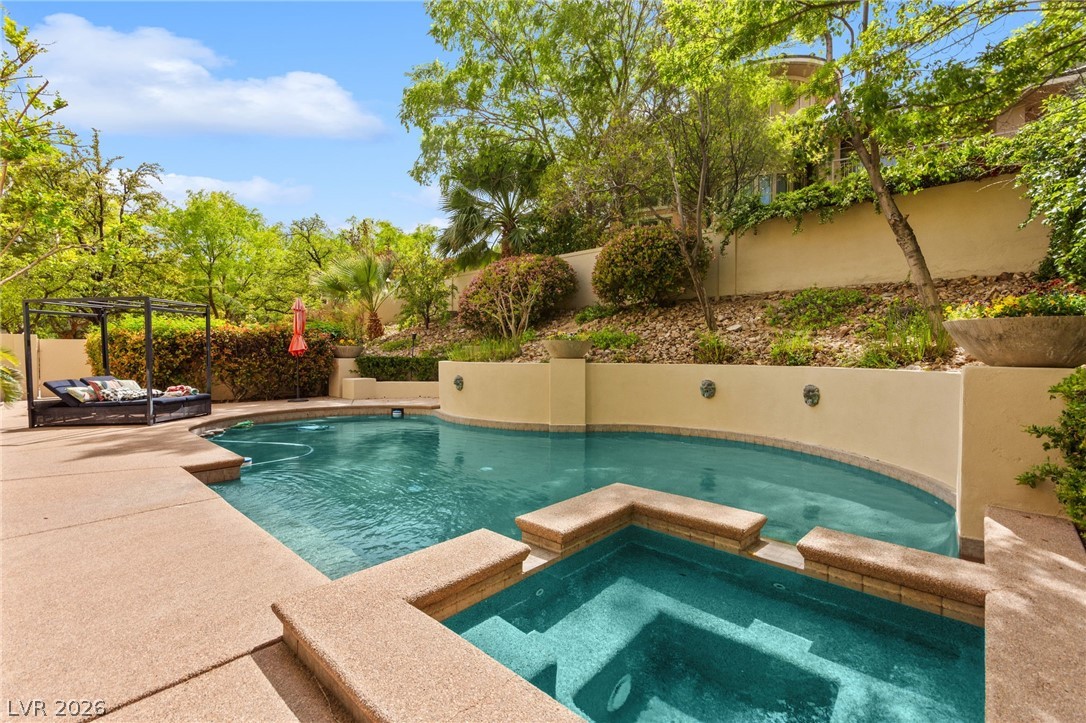 9204 White Tail Drive