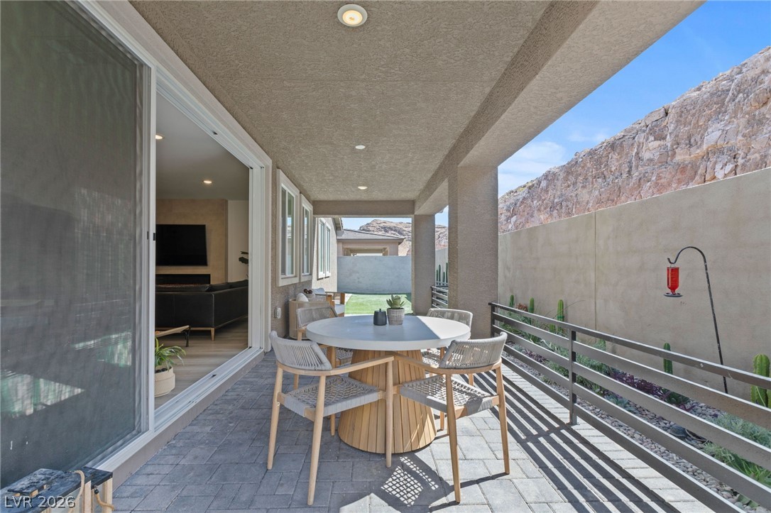 9935 Joshua Foothills Street