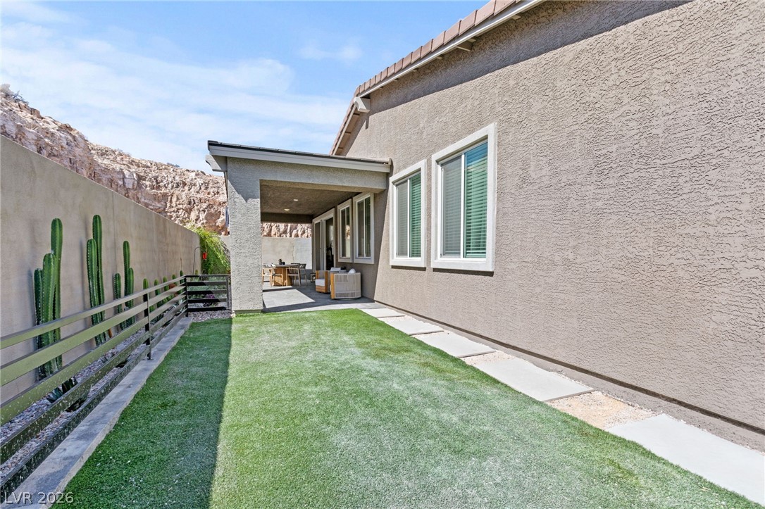 9935 Joshua Foothills Street