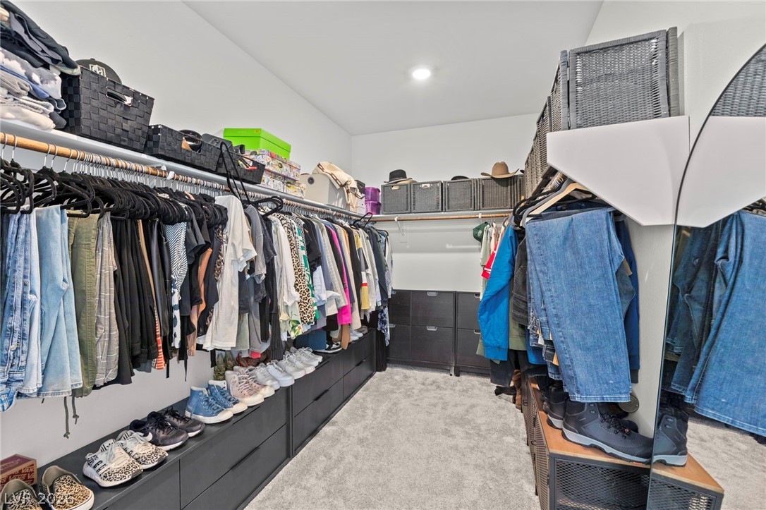 9935 Joshua Foothills Street