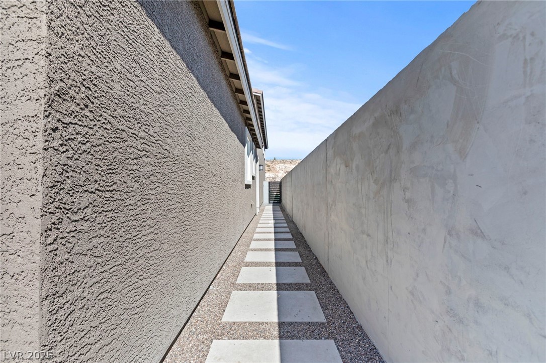 9935 Joshua Foothills Street