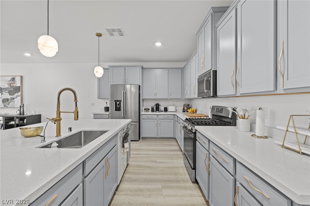 9935 Joshua Foothills Street