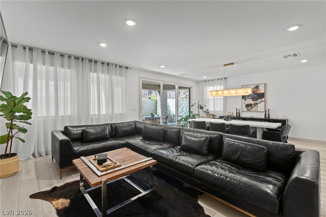 9935 Joshua Foothills Street