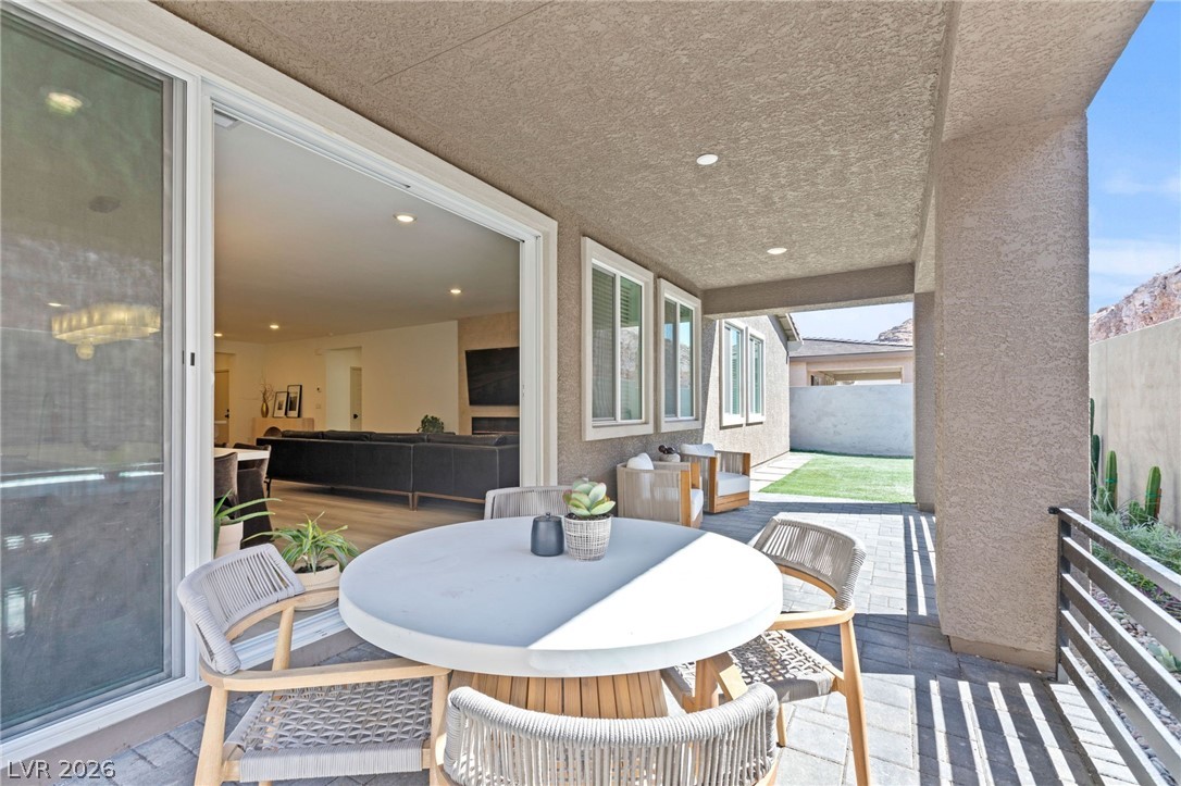 9935 Joshua Foothills Street