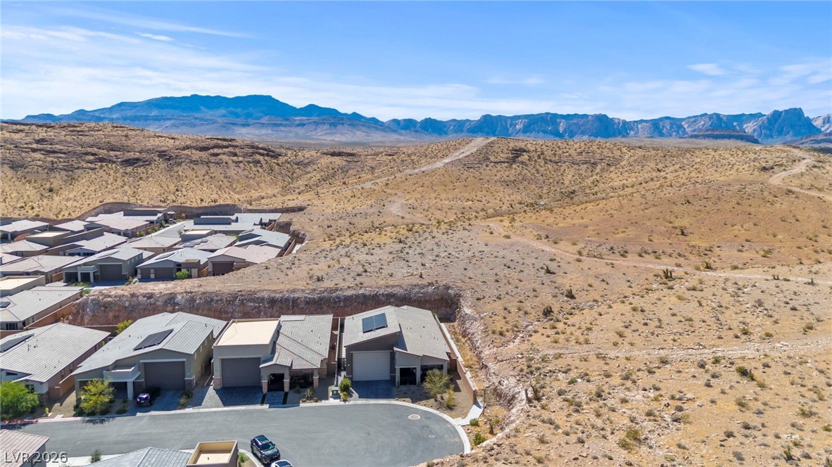 9935 Joshua Foothills Street