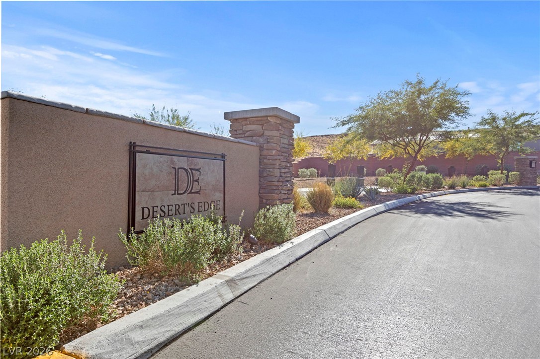 9935 Joshua Foothills Street