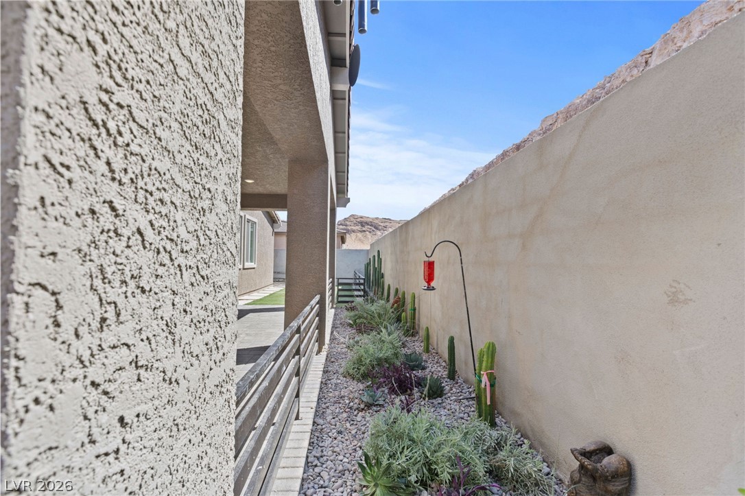 9935 Joshua Foothills Street