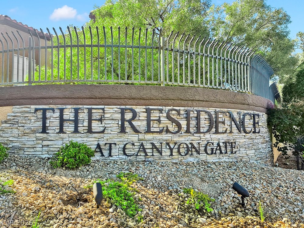 2200 South Fort Apache Road 1224