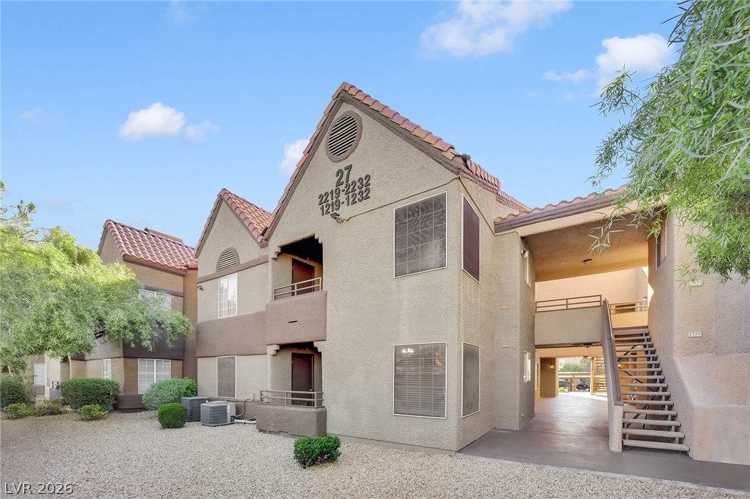 2200 South Fort Apache Road 1224