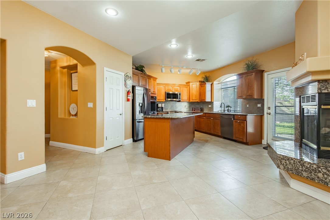 1424 Clipperton Avenue