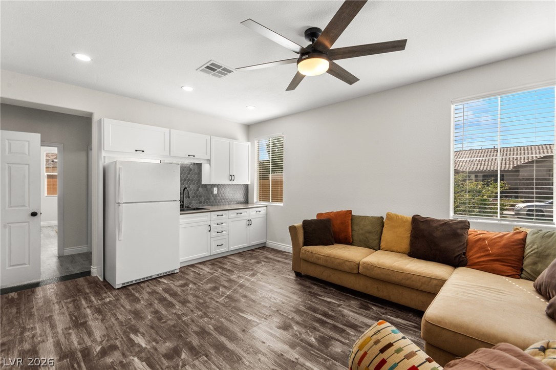 5601 Rocky Ravine Avenue