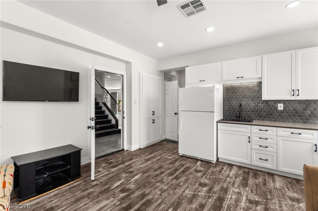 5601 Rocky Ravine Avenue