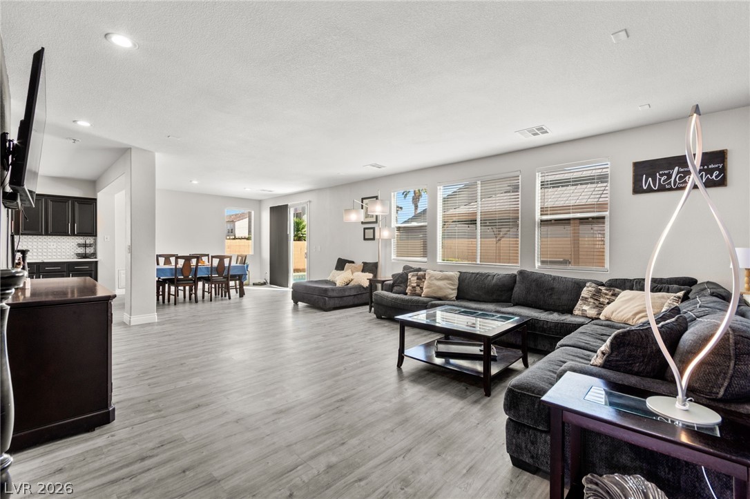 5601 Rocky Ravine Avenue