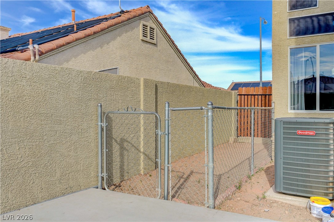 537 Viva Serenade Way