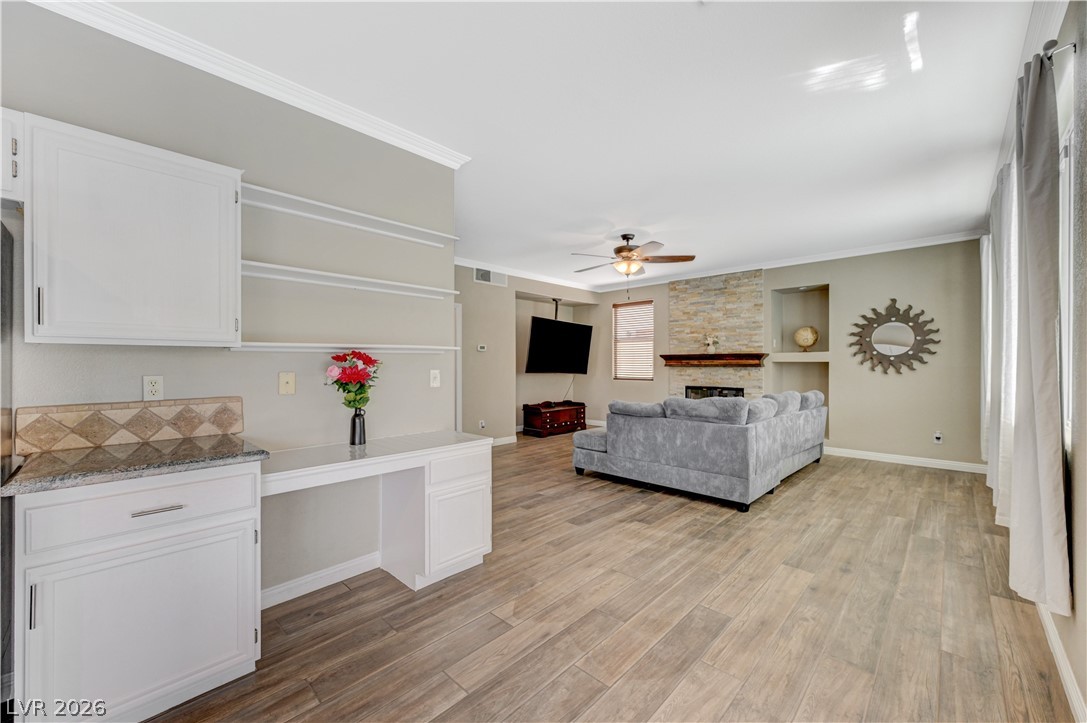 537 Viva Serenade Way