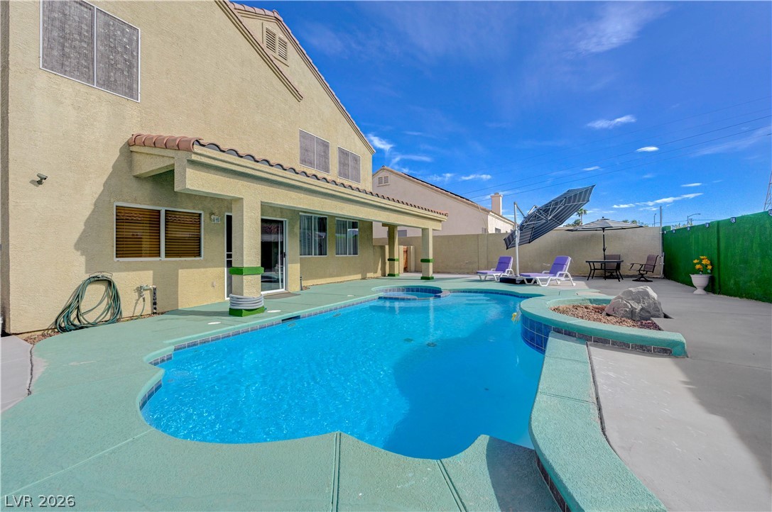 537 Viva Serenade Way