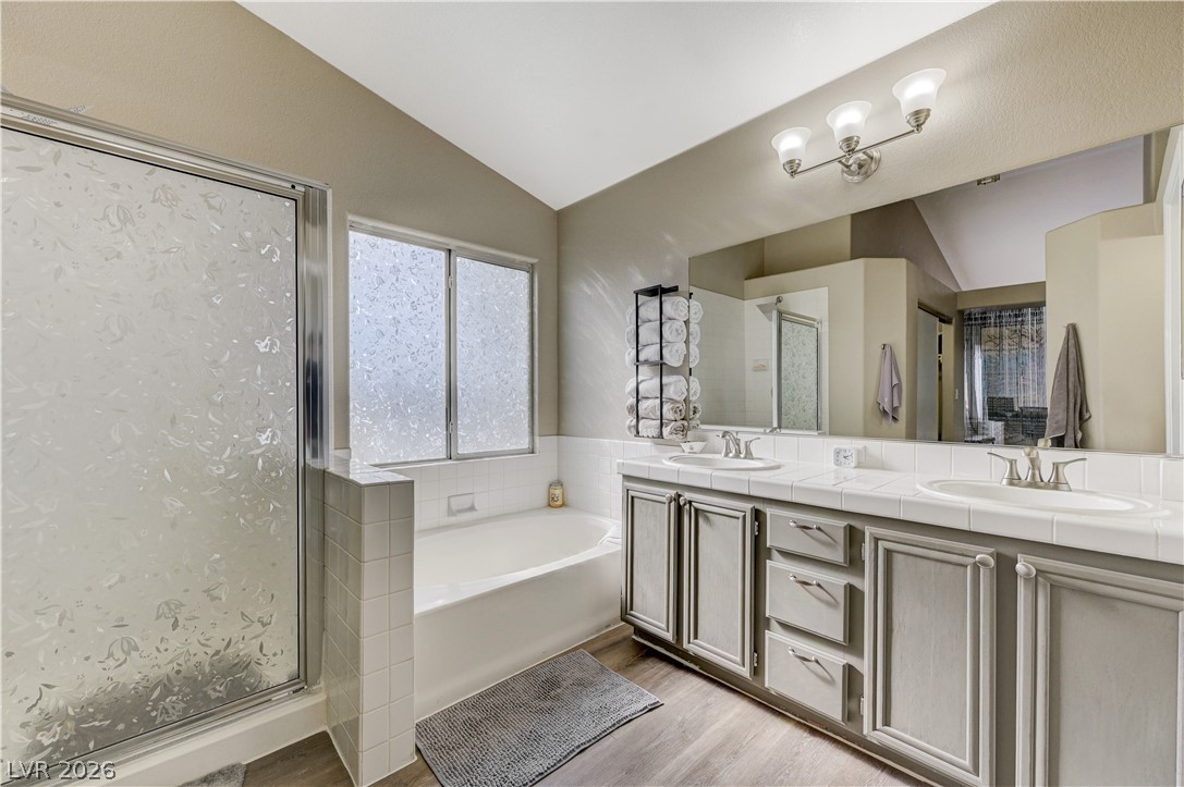 537 Viva Serenade Way