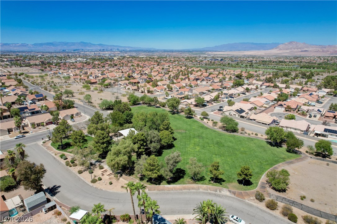 537 Viva Serenade Way
