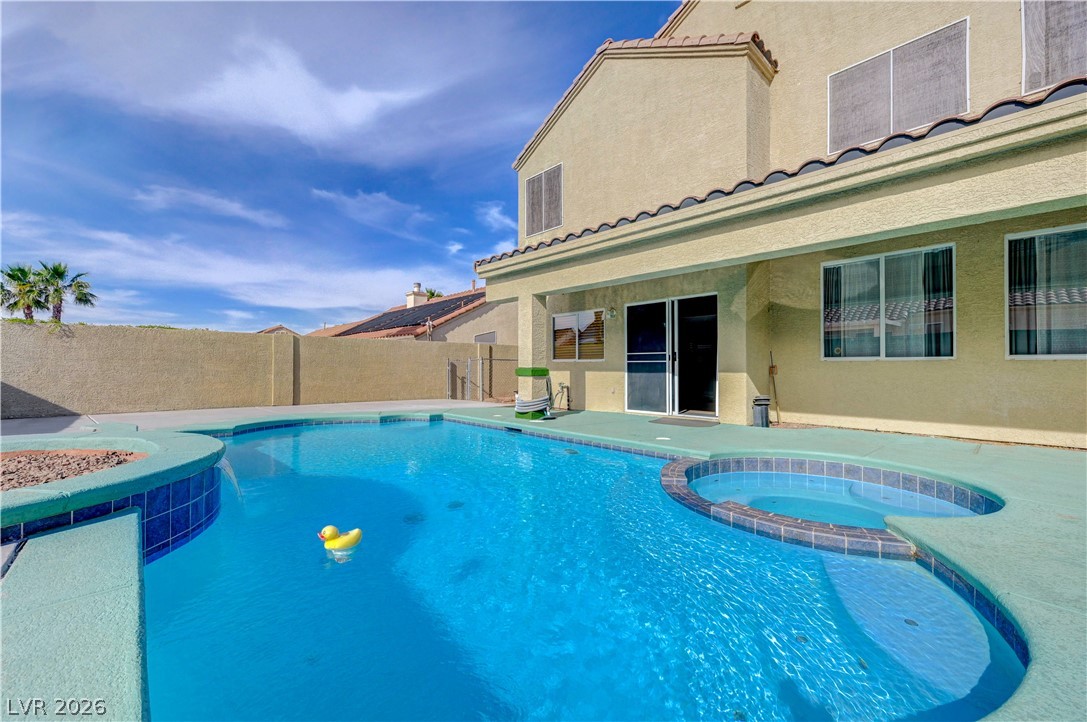 537 Viva Serenade Way