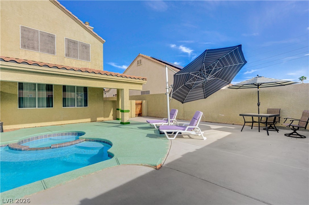 537 Viva Serenade Way